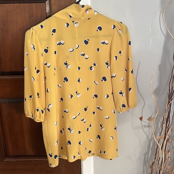 Peaches N Cream Apple print blouse small - Picture 3 of 7